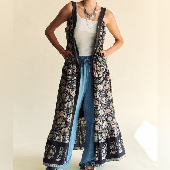 Vici Dresses & Skirts - NWT Vici for Davi & Dani Floral Sleeveless Long Vest Duster Maxi Dress